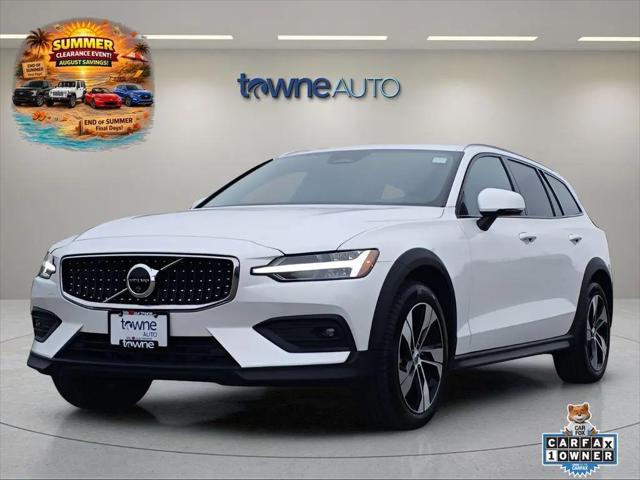 2025 Volvo V60 Cross Country Plus, B5 AWD Gas (mild hybrid) for sale in Hamburg, NY