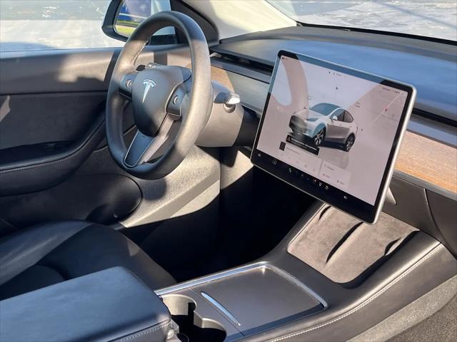 2022 Tesla Model Y Long Range Dual Motor All-Wheel Drive