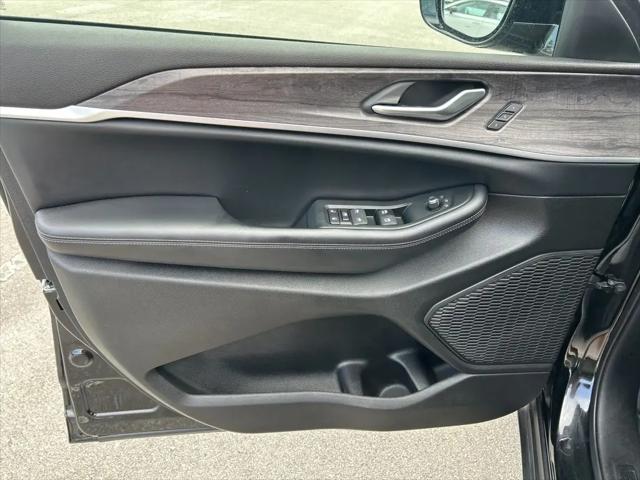 2024 Jeep Grand Cherokee L Limited 4x2