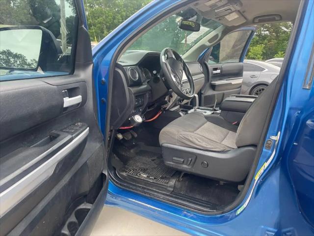 2017 Toyota Tundra SR5 5.7L V8