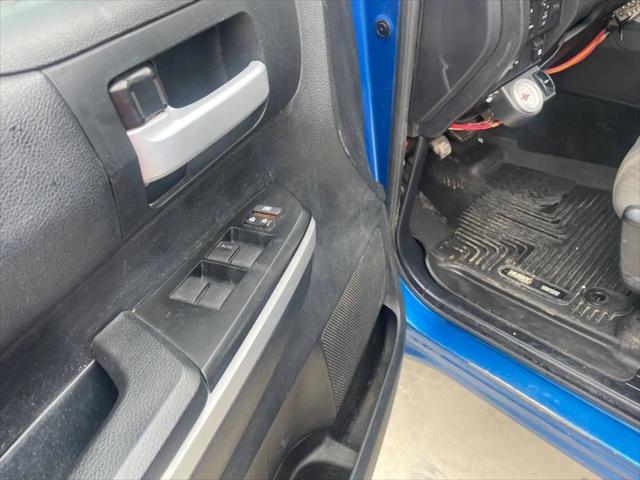 2017 Toyota Tundra SR5 5.7L V8