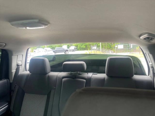 2017 Toyota Tundra SR5 5.7L V8