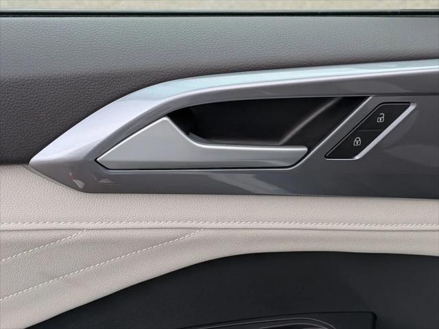 2026 Volkswagen Taos SEL