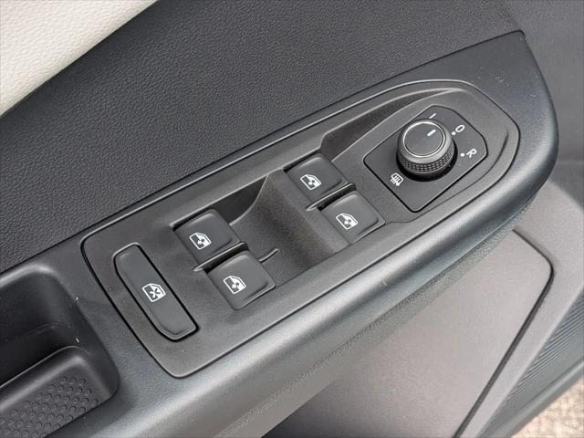 2026 Volkswagen Taos SEL