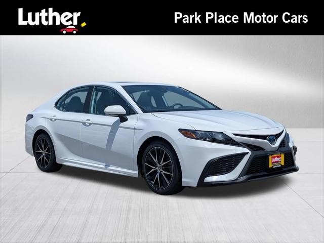 2022 Toyota Camry SE Hybrid for sale in Rochester, MN