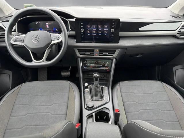 2025 Volkswagen Taos 1.5T SE Black