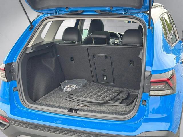 2025 Volkswagen Taos 1.5T SE Black
