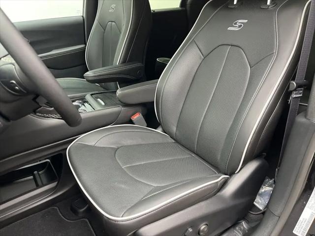 2027 Chrysler Pacifica Limited