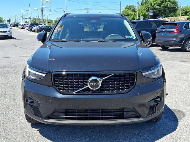 2024 Volvo XC40 B5 Plus Dark Theme