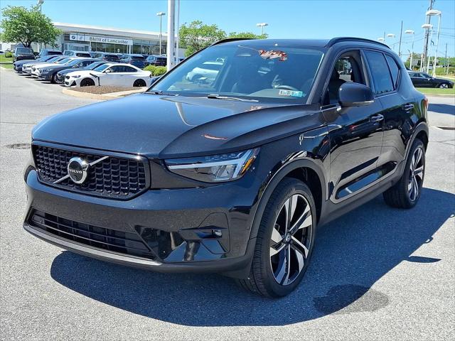 2024 Volvo XC40 B5 Plus Dark Theme