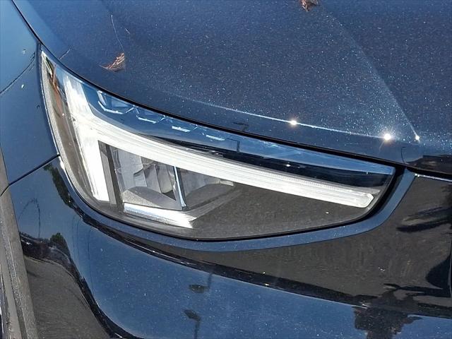 2024 Volvo XC40 B5 Plus Dark Theme