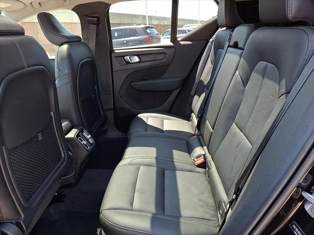 2024 Volvo XC40 B5 Plus Dark Theme