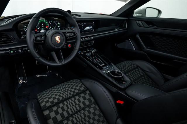2026 Porsche 911 Carrera GTS Cabriolet