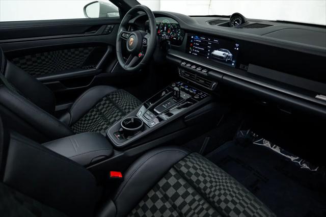 2026 Porsche 911 Carrera GTS Cabriolet