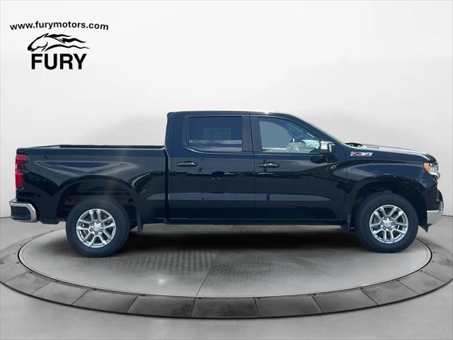 2022 Chevrolet Silverado 1500 4WD Crew Cab Standard Bed LT