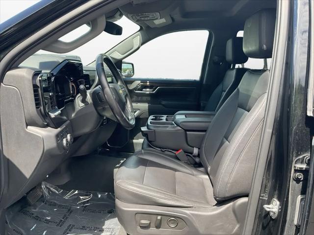 2022 Chevrolet Silverado 1500 4WD Crew Cab Standard Bed LT