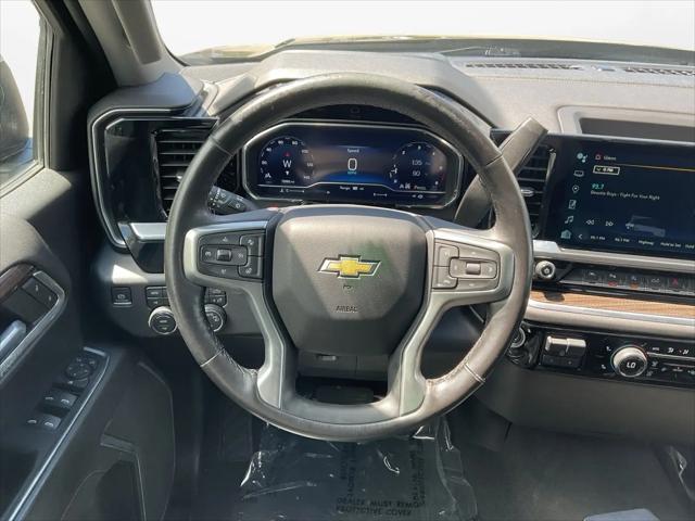 2022 Chevrolet Silverado 1500 4WD Crew Cab Standard Bed LT
