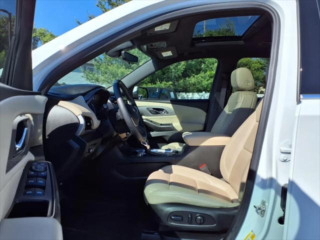 2023 Chevrolet Traverse FWD LT Leather