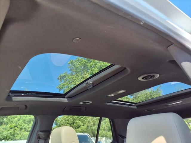 2023 Chevrolet Traverse FWD LT Leather