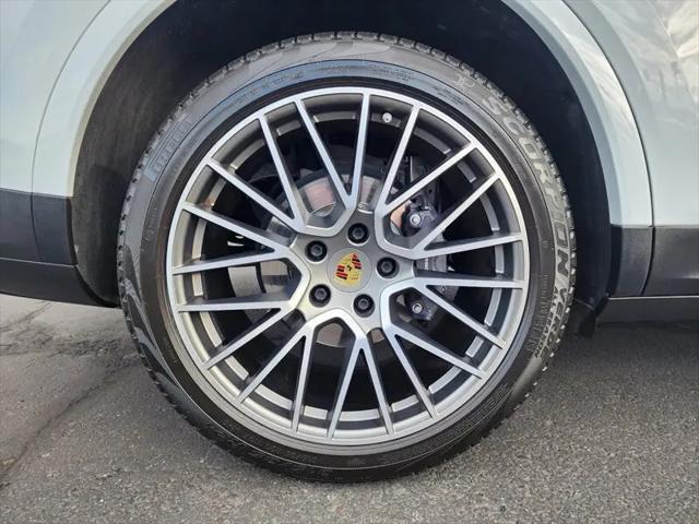 2022 Porsche Cayenne Platinum Edition