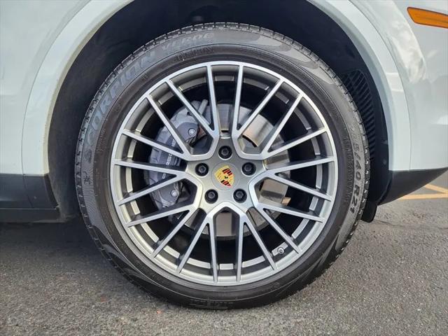 2022 Porsche Cayenne Platinum Edition