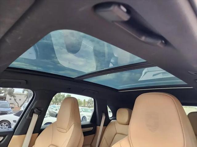 2022 Porsche Cayenne Platinum Edition