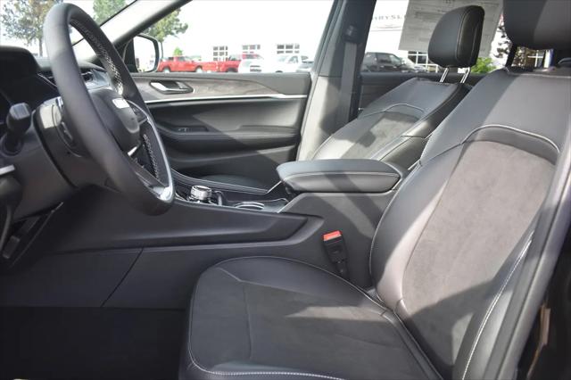 2026 Jeep Grand Cherokee L Altitude 4x4