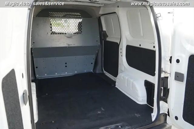 2017 Nissan NV200 S
