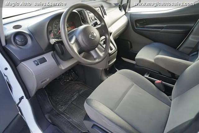 2017 Nissan NV200 S