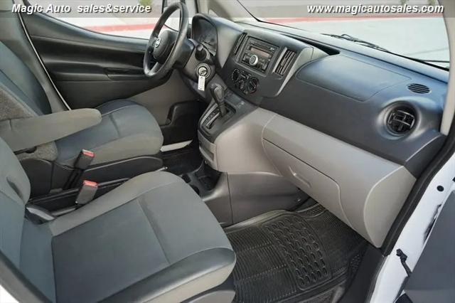 2017 Nissan NV200 S