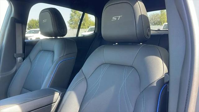 2026 Buick NV Sport Touring FWD