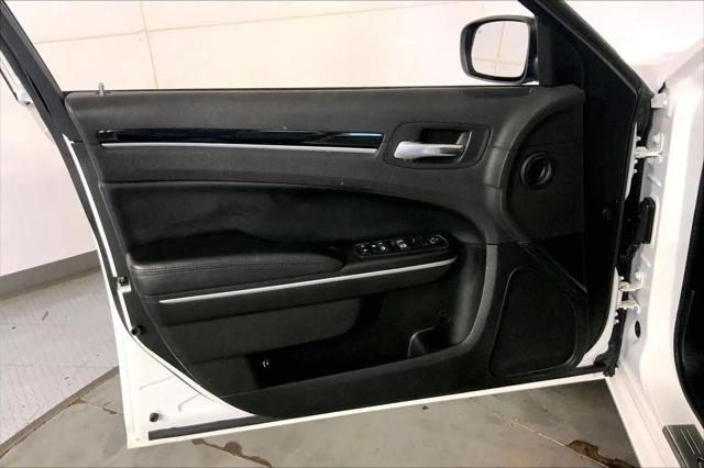 2023 Chrysler 300 Touring