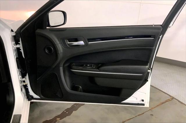 2023 Chrysler 300 Touring