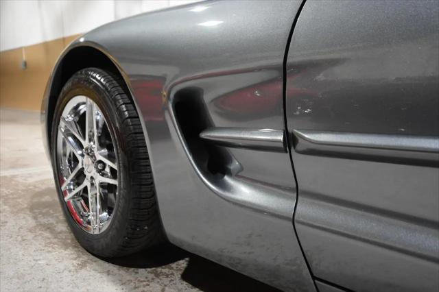 2004 Chevrolet Corvette Base