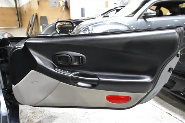 2004 Chevrolet Corvette Base