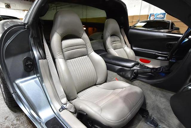 2004 Chevrolet Corvette Base