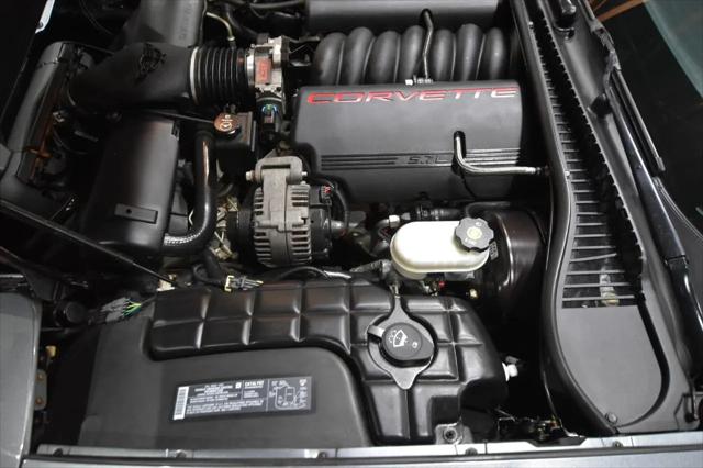 2004 Chevrolet Corvette Base