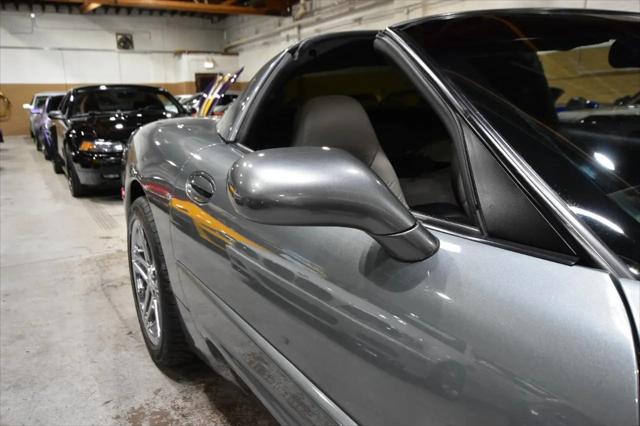 2004 Chevrolet Corvette Base
