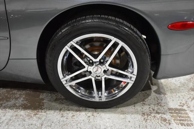 2004 Chevrolet Corvette Base