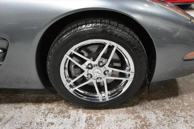 2004 Chevrolet Corvette Base
