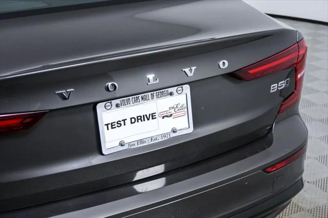 2025 Volvo S60 B5 Core