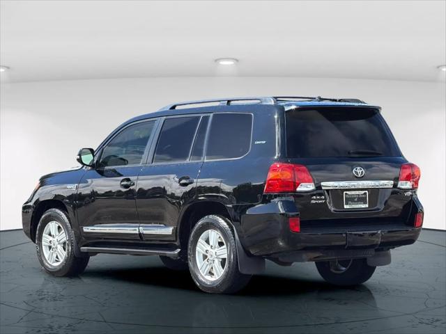 2013 Toyota Land Cruiser V8