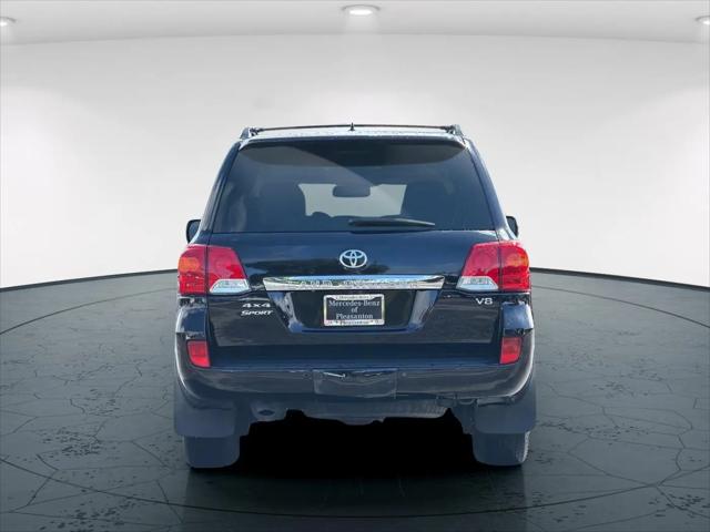 2013 Toyota Land Cruiser V8