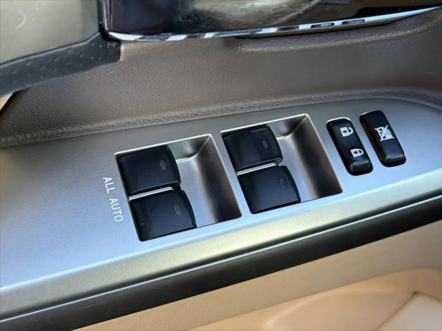 2013 Toyota Land Cruiser V8