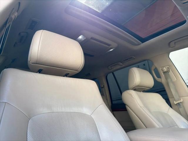 2013 Toyota Land Cruiser V8