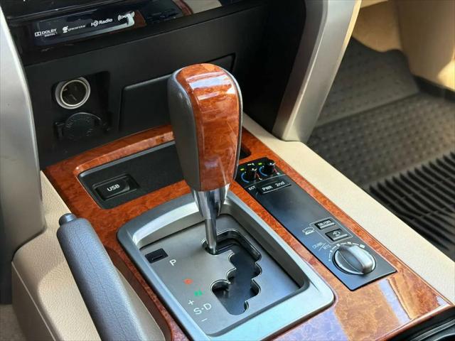 2013 Toyota Land Cruiser V8
