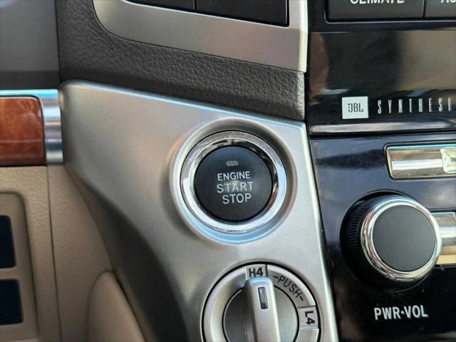 2013 Toyota Land Cruiser V8
