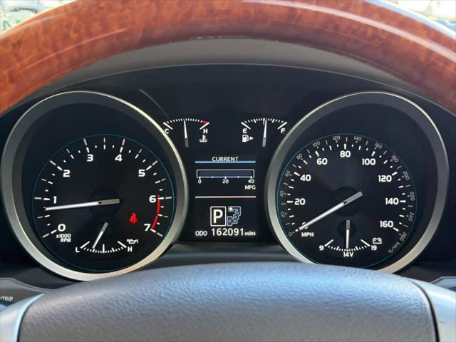 2013 Toyota Land Cruiser V8