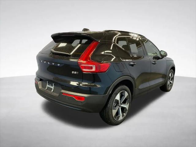 2026 Volvo XC40 Plus, B5 AWD Gas (mild hybrid), Dark