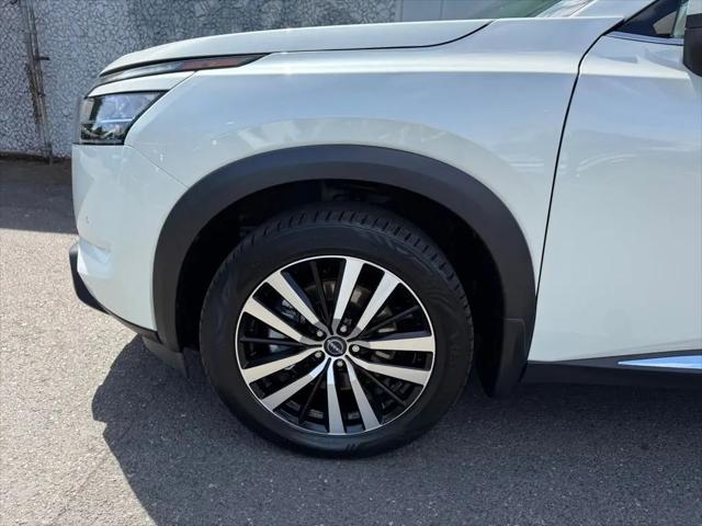 2023 Nissan Pathfinder Platinum 4WD